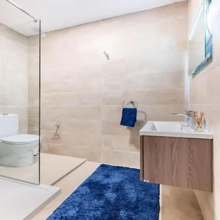 Sea View Luxury Brand New In Apartment *