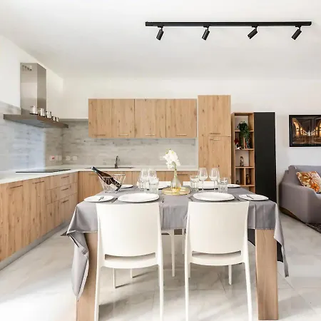 Sea View Luxury Brand New In Appartement