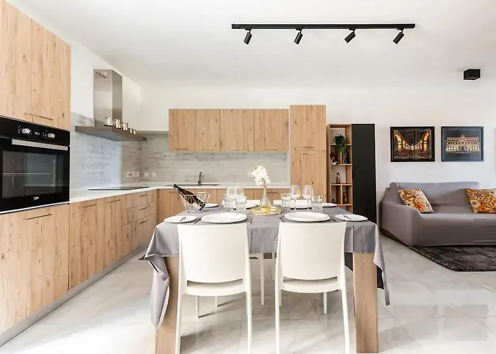 Sea View Luxury Brand New In Appartement