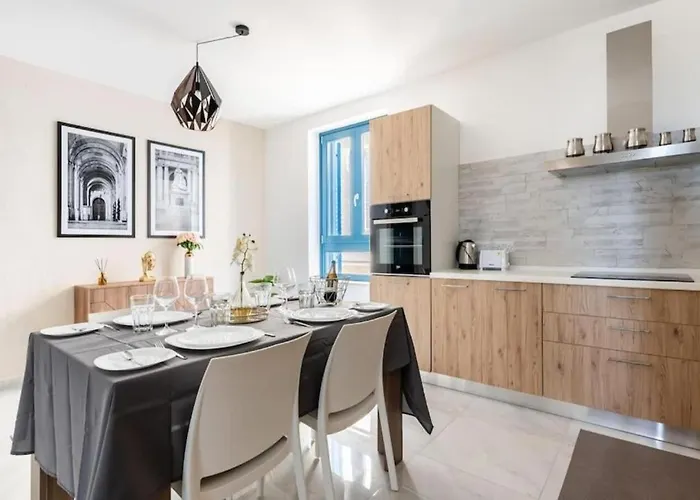 Sea View Luxury Brand New In Apartament *